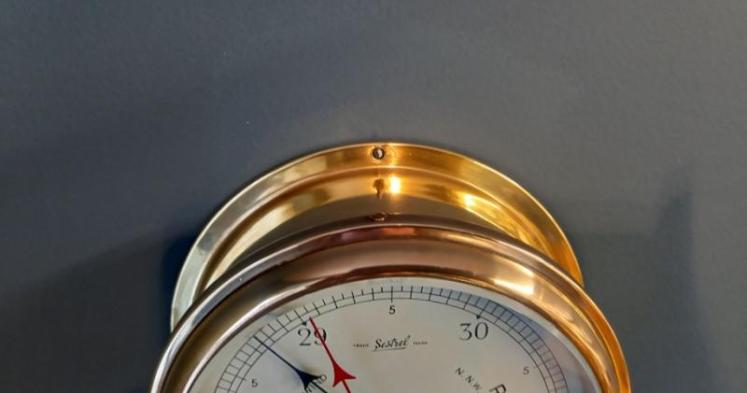 Fleetwood Polished Brass Bulkhead Marine Barometer - Image 5