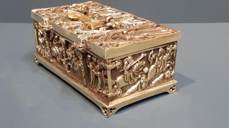Victorian Cast Brass Casket - Image 7
