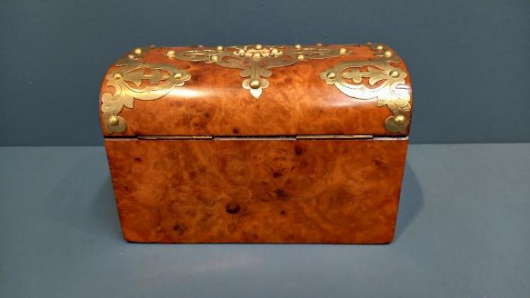 Mid Victorian Burr Walnut Domed Top Tea Caddy - Image 6