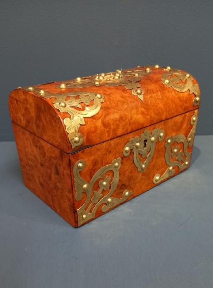 Mid Victorian Burr Walnut Domed Top Tea Caddy - Image 7