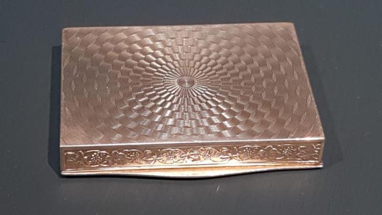 Outstanding Engine Turned Enamel Card Case - Image 6