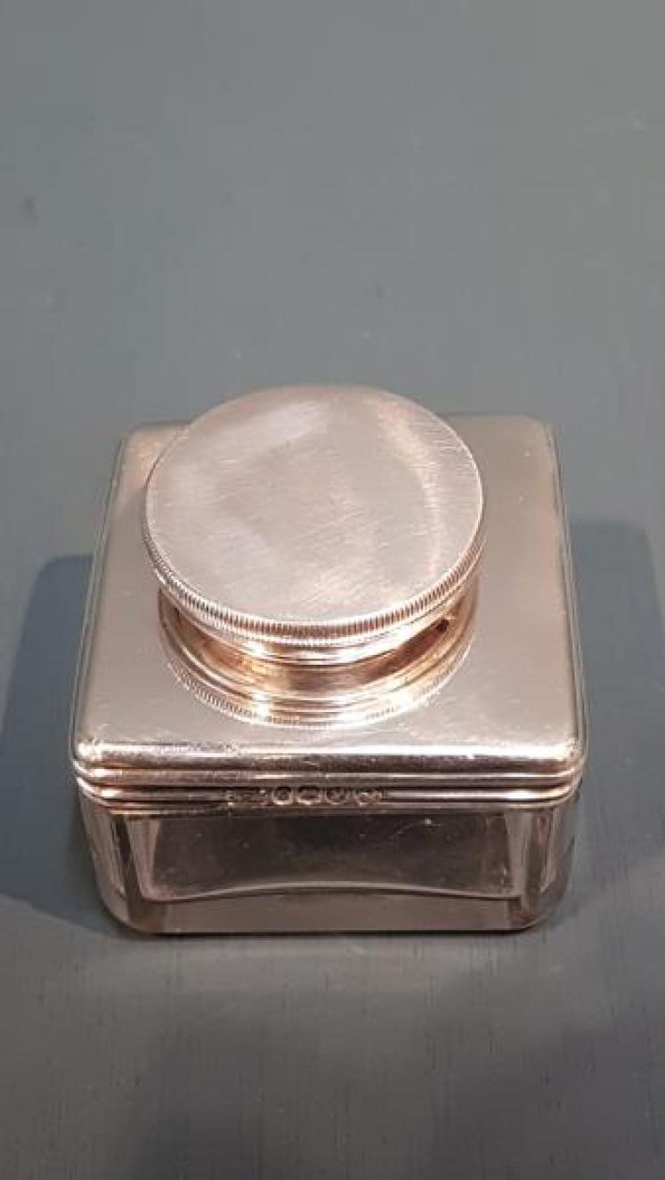 George III Silver Bayonet Travelling Top Ink Well - Image 2