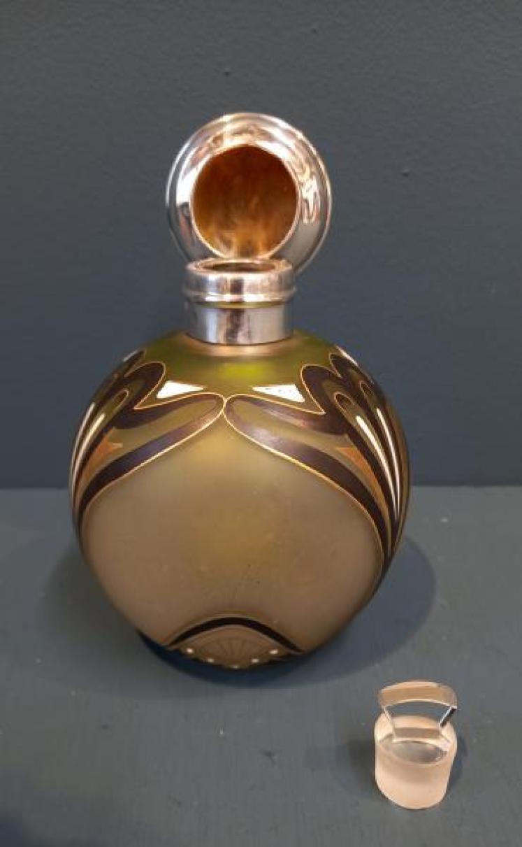 Art Nouveau Silver Iridescent Olive Green Glass Scent Bottle - Image 2
