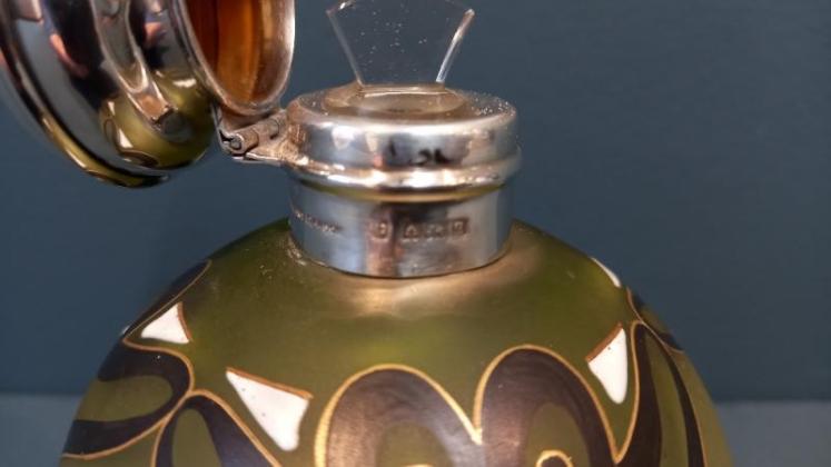 Art Nouveau Silver Iridescent Olive Green Glass Scent Bottle - Image 4