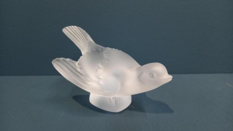 Lalique Opalescent Bird in Flight - Image 2