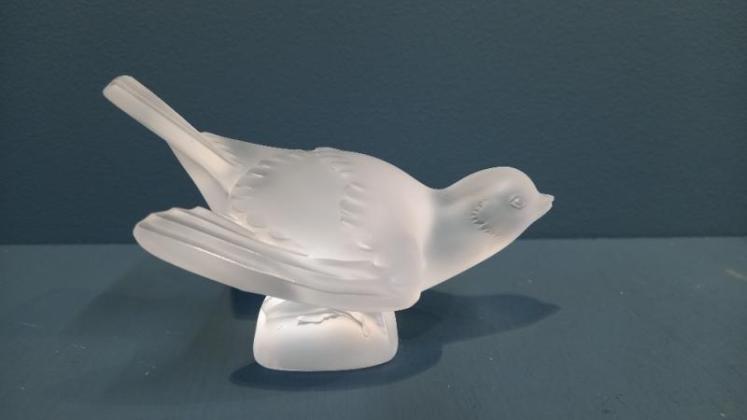Lalique Opalescent Bird in Flight - Image 7