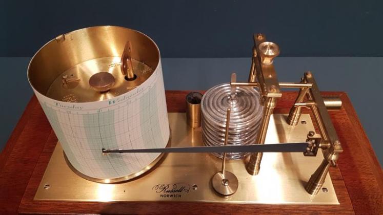 Mahogany Cased Barograph - Image 4