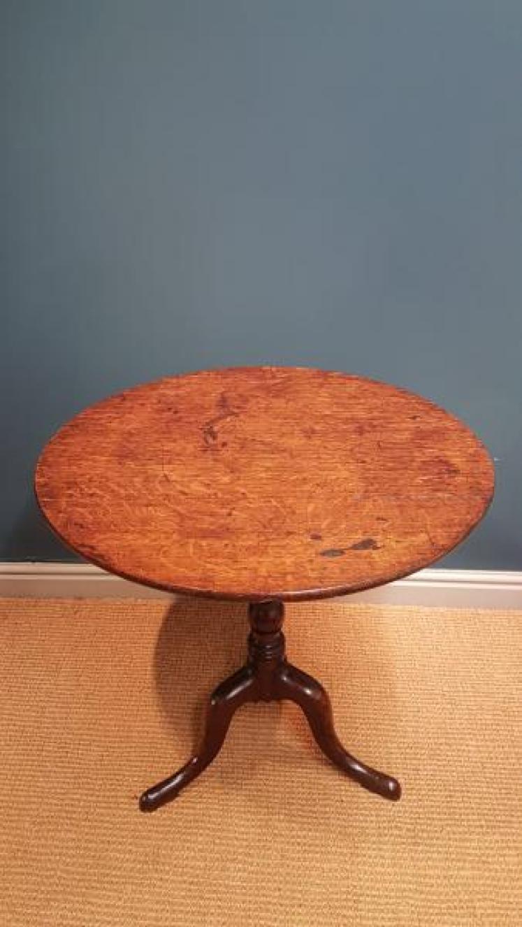 Unusual George III Oak Snap Top Table with Drop Leaf - Image 2