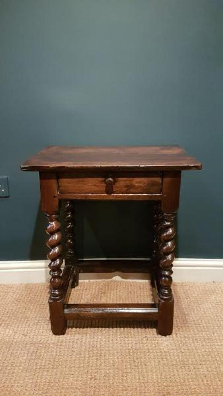 Small Proportioned William and Mary Period Oak Side Table - Image 1