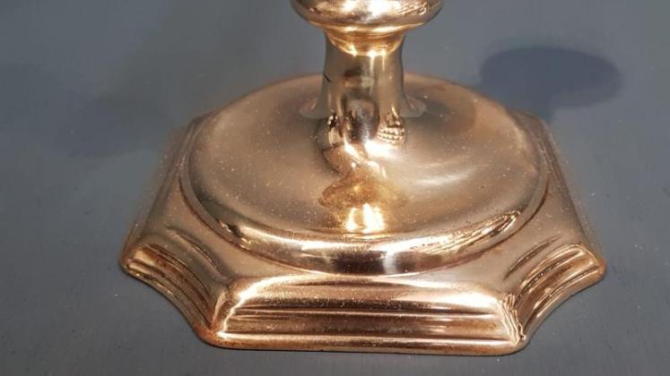 Pair of George III Seamed Brass Candlesticks - Image 4