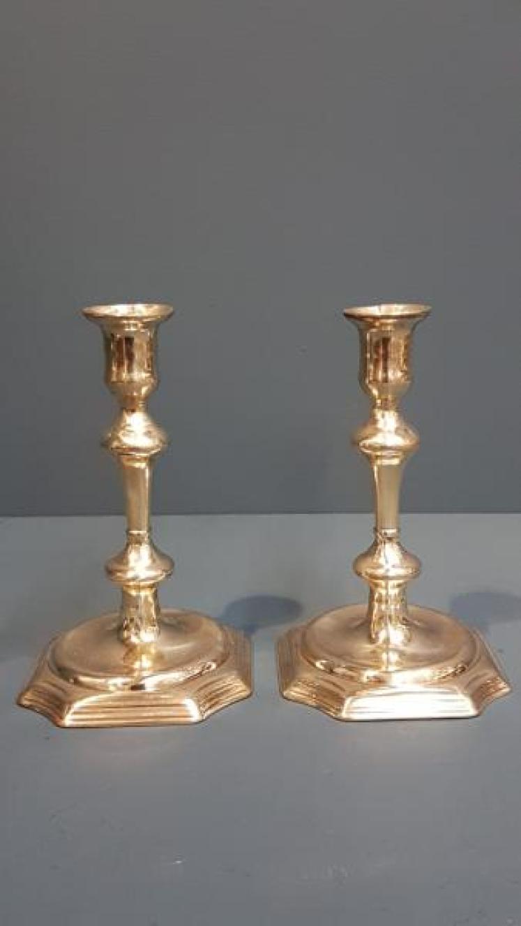 Pair of George III Seamed Brass Candlesticks - Image 6