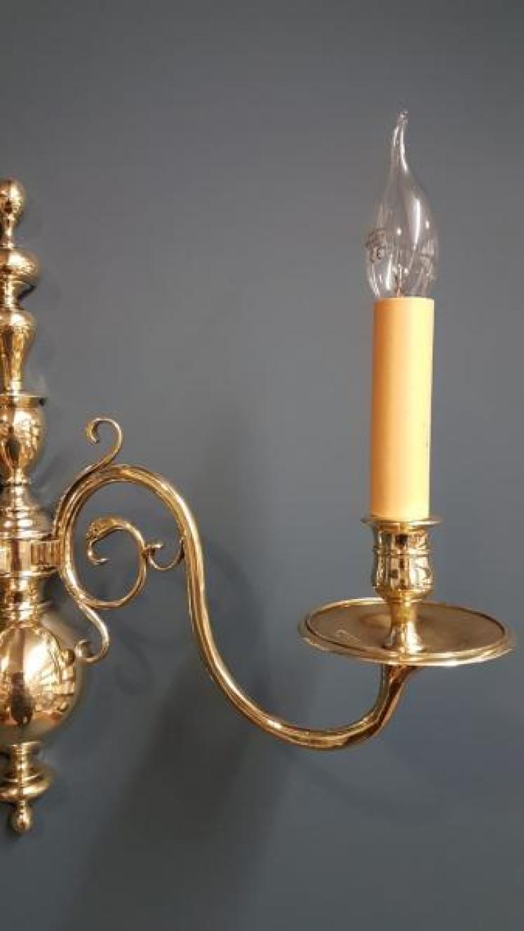 Matching Pair of Edwardian Brass Wall Lights - Image 3