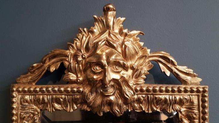 Victorian Gilt Brass Mirror Back Wall Sconce - Image 3