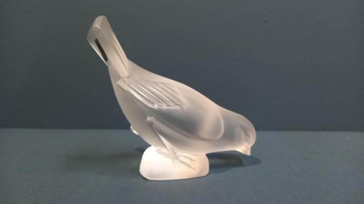 Lalique Opalescent Feeding Bird - Image 1