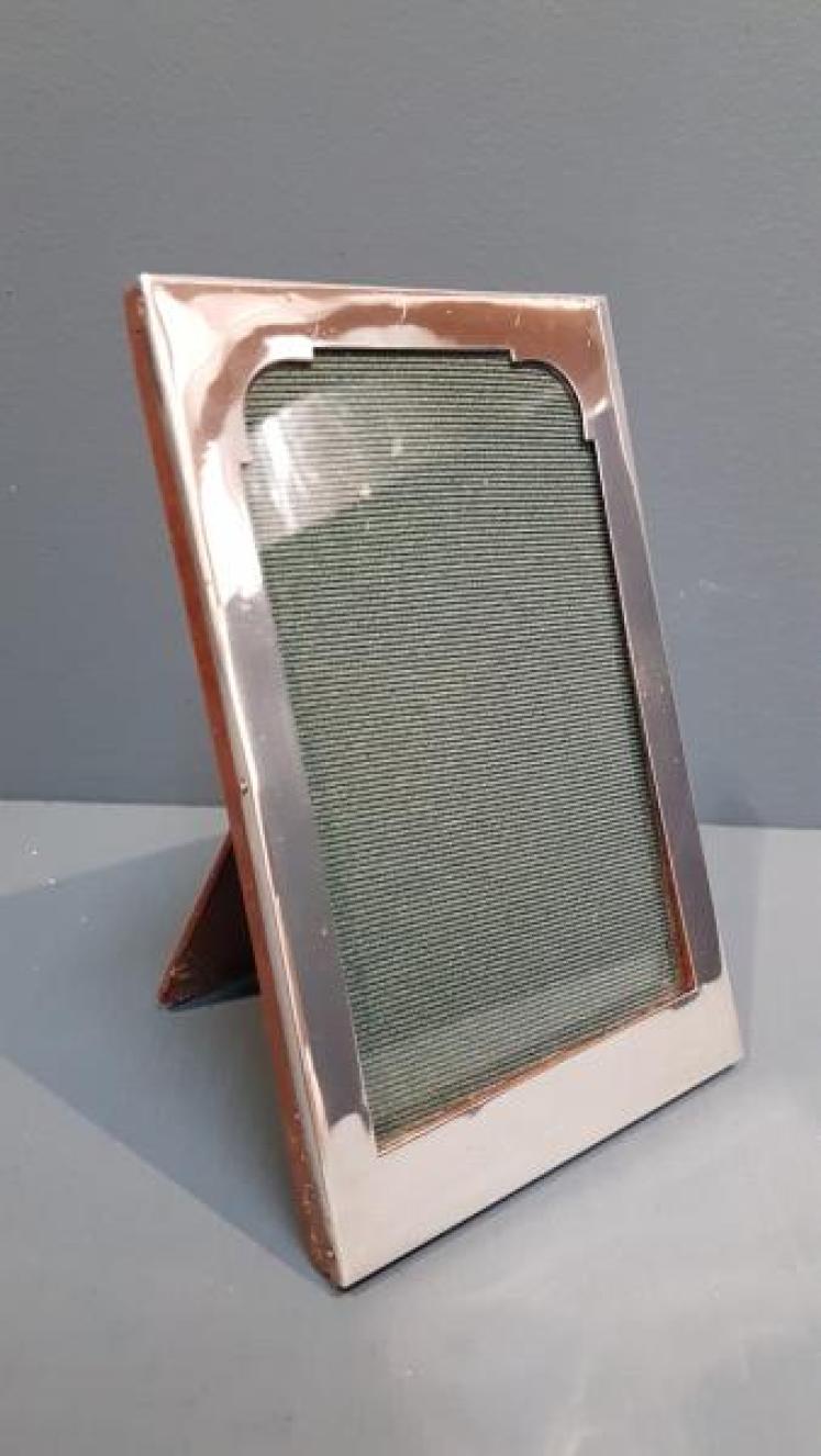Matching Pair of Sampson Morden Silver Photo Frames - Image 5