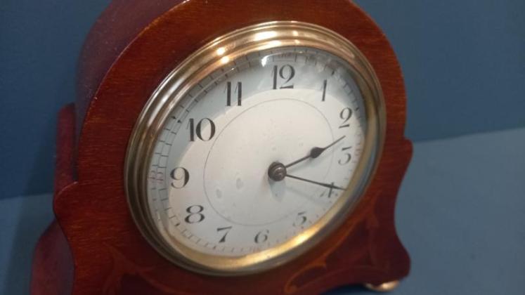Small Edwardian Fruitwood Inlaid Mantel Clock - Image 3