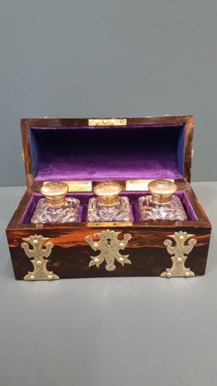 Superb Early Victorian Coromandel Scent Bottle Box - Image 5