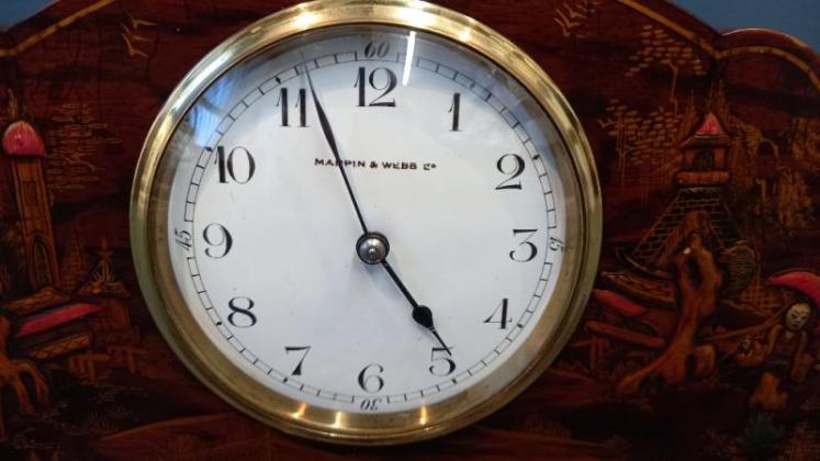 Edwardian Figured Walnut Chinoiserie Mantel Clock  - Image 3