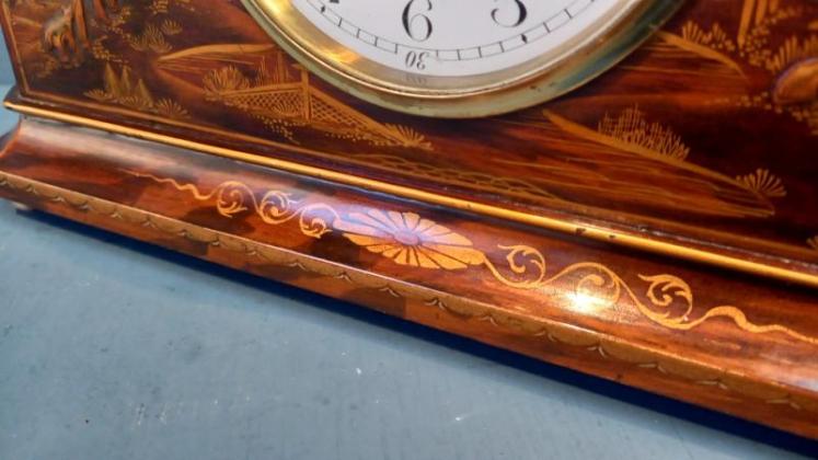 Edwardian Figured Walnut Chinoiserie Mantel Clock  - Image 5