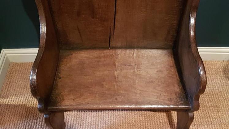 Small Period Oak Fireside Settle  - Image 4