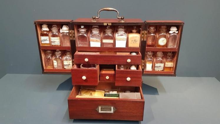 Victorian Mahogany Apothecary Box and Original Contents - Image 2
