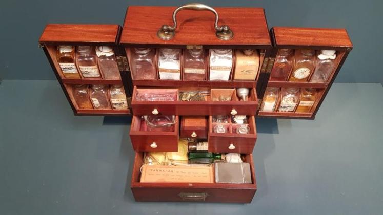 Victorian Mahogany Apothecary Box and Original Contents - Image 7