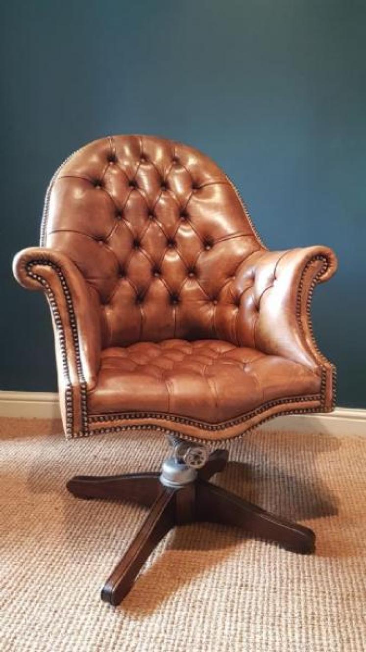 Leather Button Back Revolving Chair - Image 1