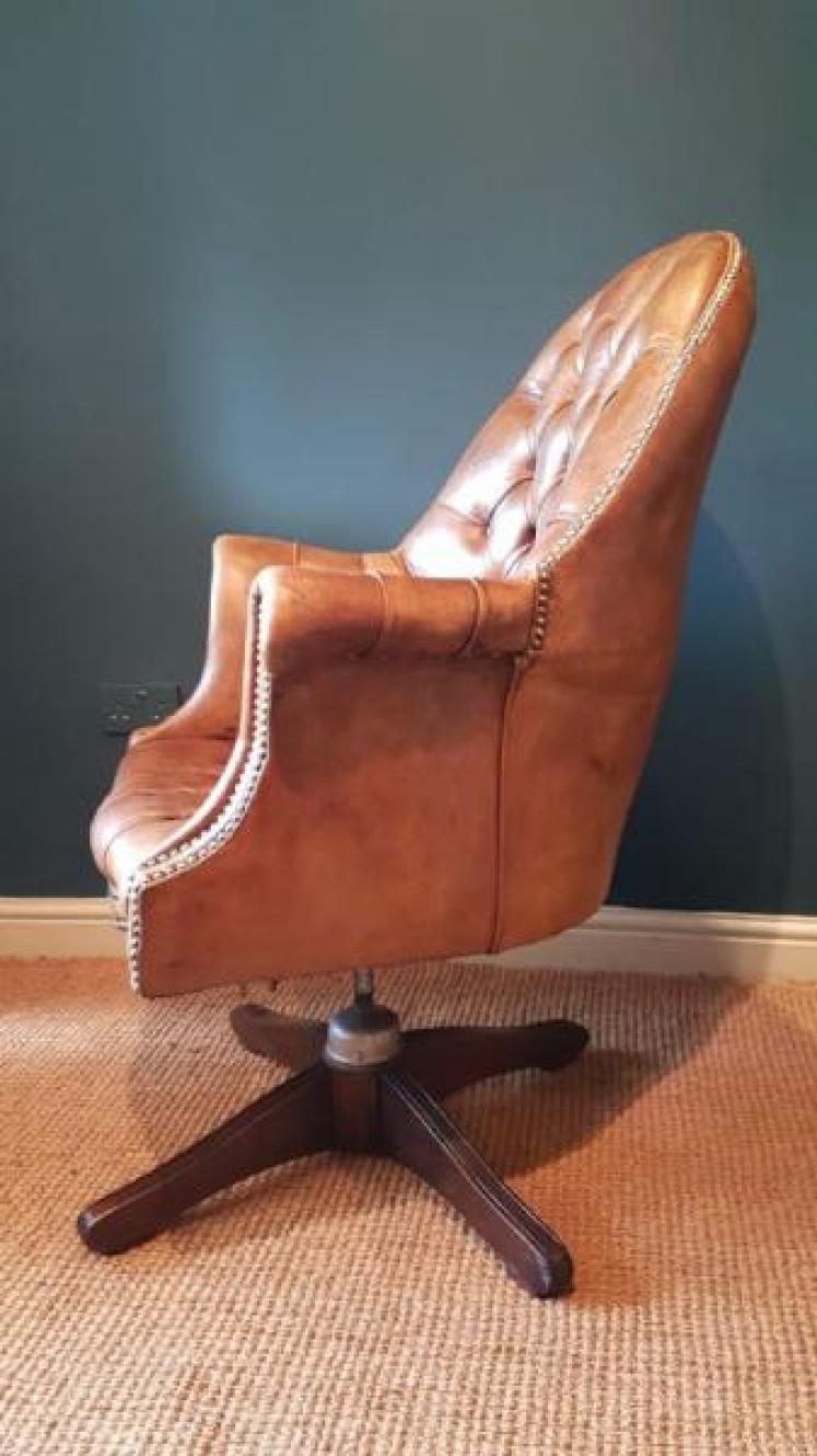 Leather Button Back Revolving Chair - Image 7