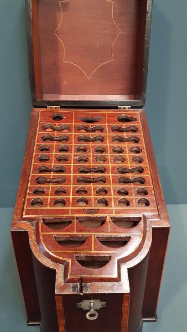 George III Mahogany Knife Box - Image 3