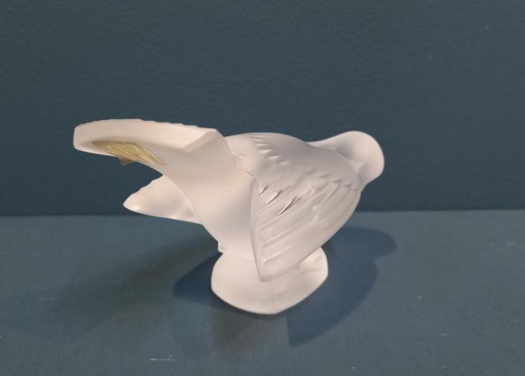 Lalique Opalescent Preening Bird - Image 2