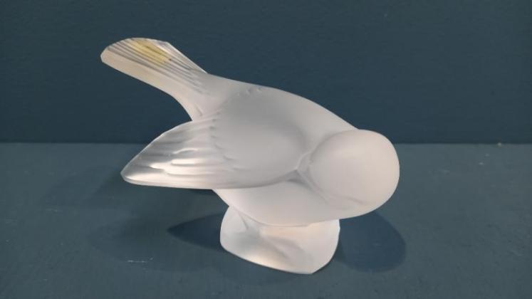 Lalique Opalescent Preening Bird - Image 7