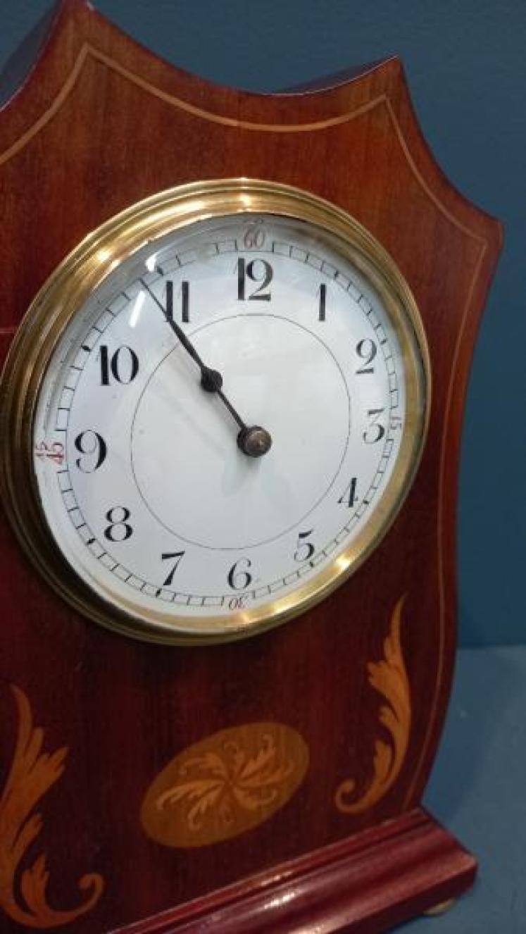 Edwardian Scalloped Top Inlaid Mantel Clock - Image 2