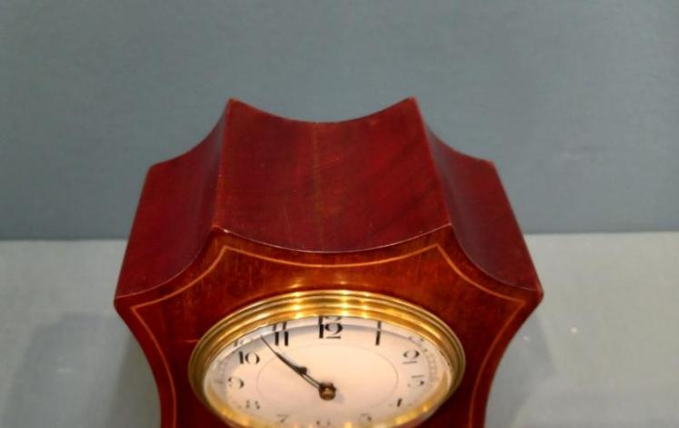 Edwardian Scalloped Top Inlaid Mantel Clock - Image 4