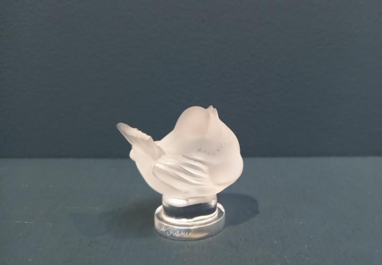 Lalique Opalescent Wren - Image 3