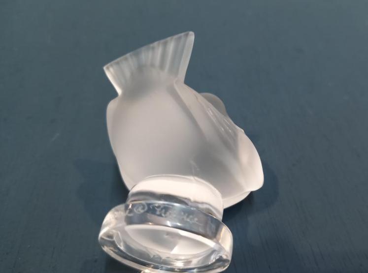 Lalique Opalescent Wren - Image 4