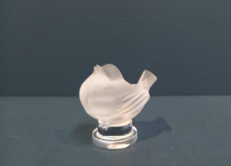 Lalique Opalescent Wren - Image 5