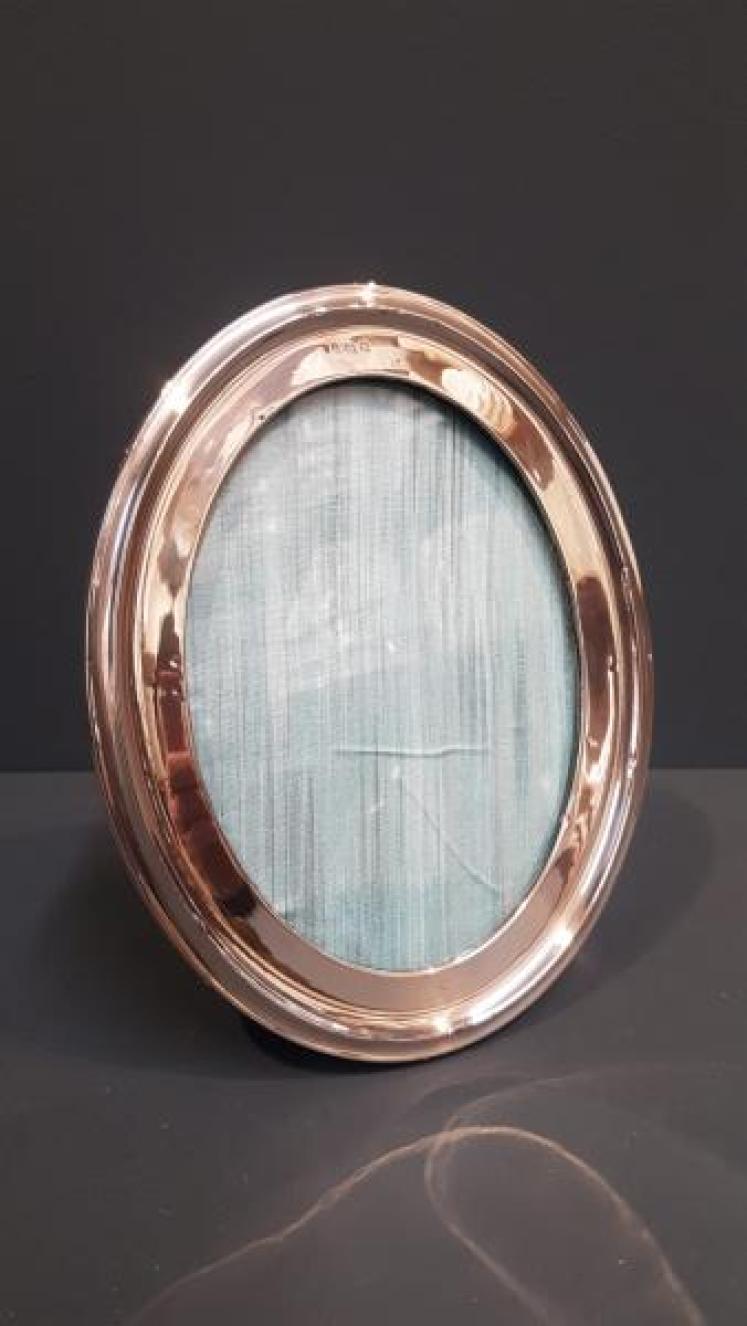 Edwardian Oval Silver Photo Frame - Image 1