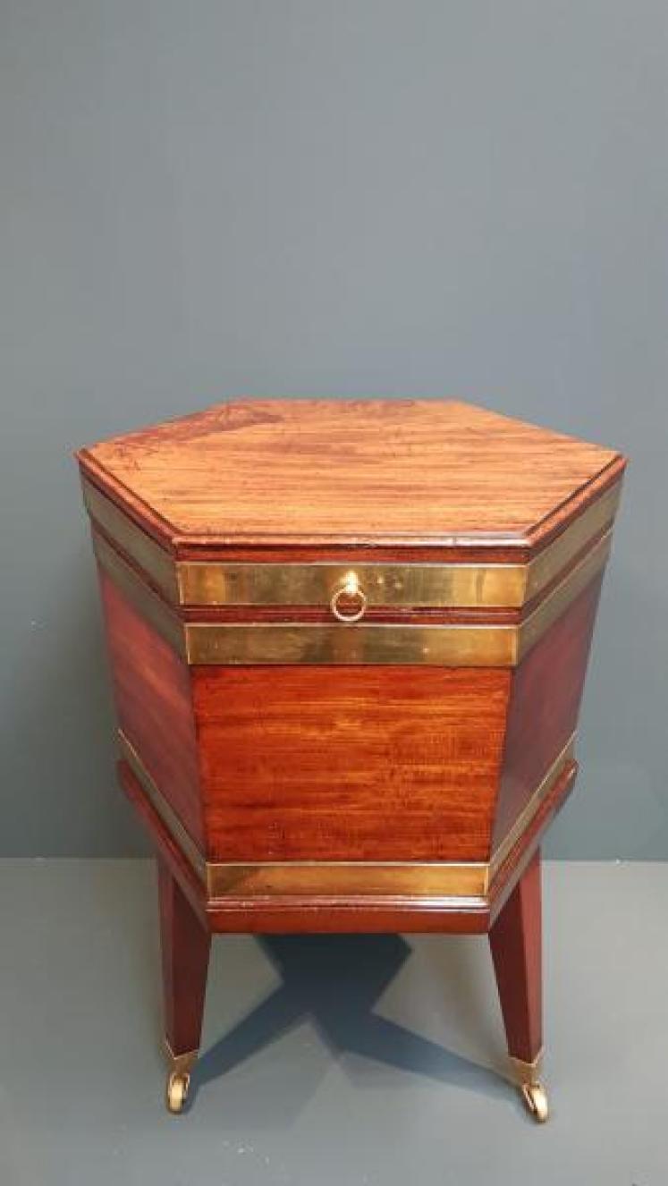 George III Mahogany Brass Bound Cellarette - Image 1