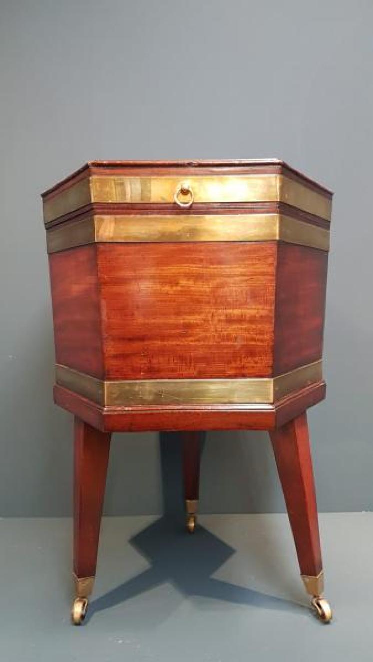 George III Mahogany Brass Bound Cellarette - Image 3