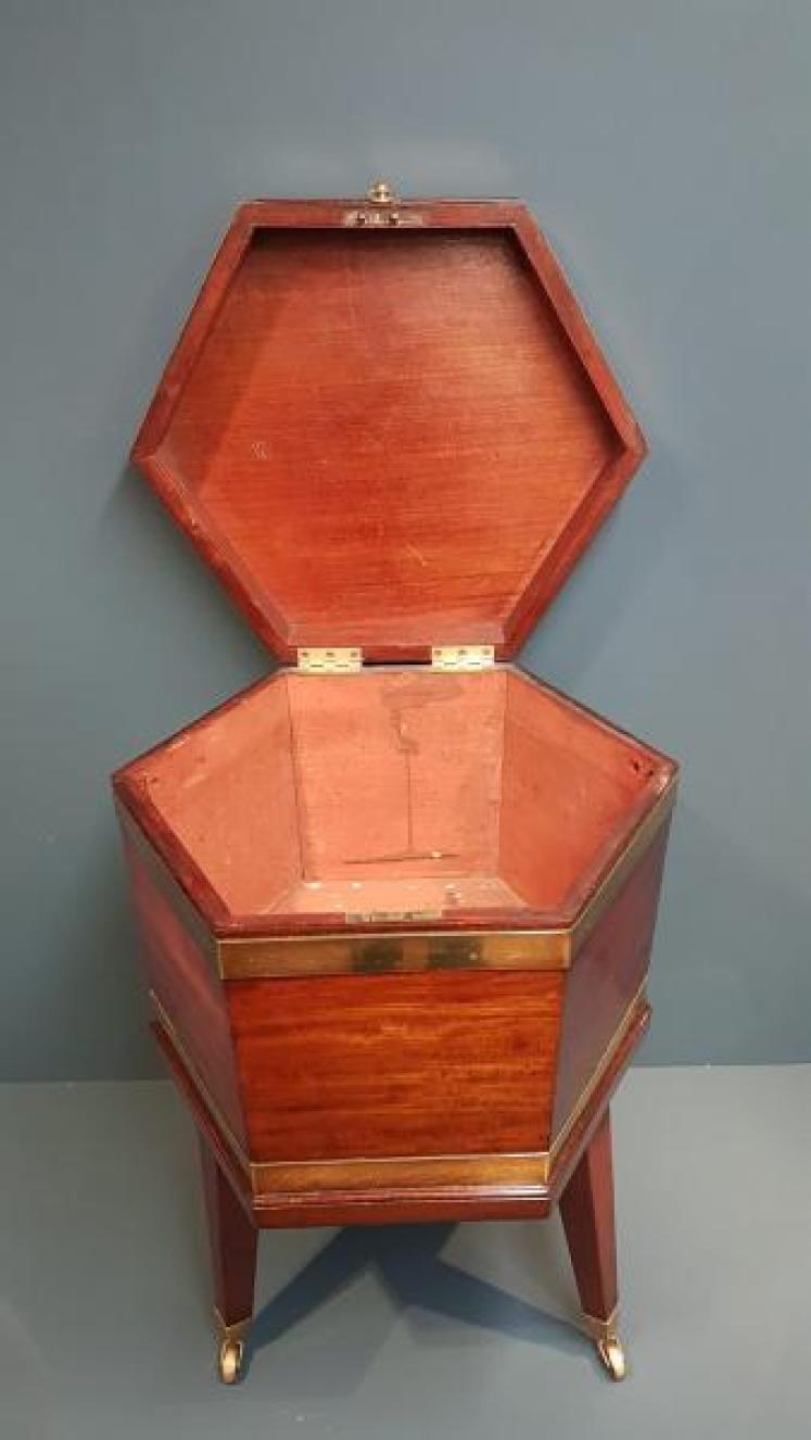 George III Mahogany Brass Bound Cellarette - Image 5