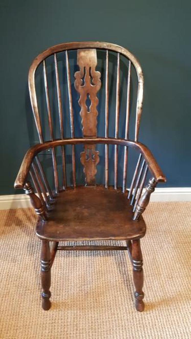 Early Victorian Ash & Elm High Back Windsor Armchair - Image 1