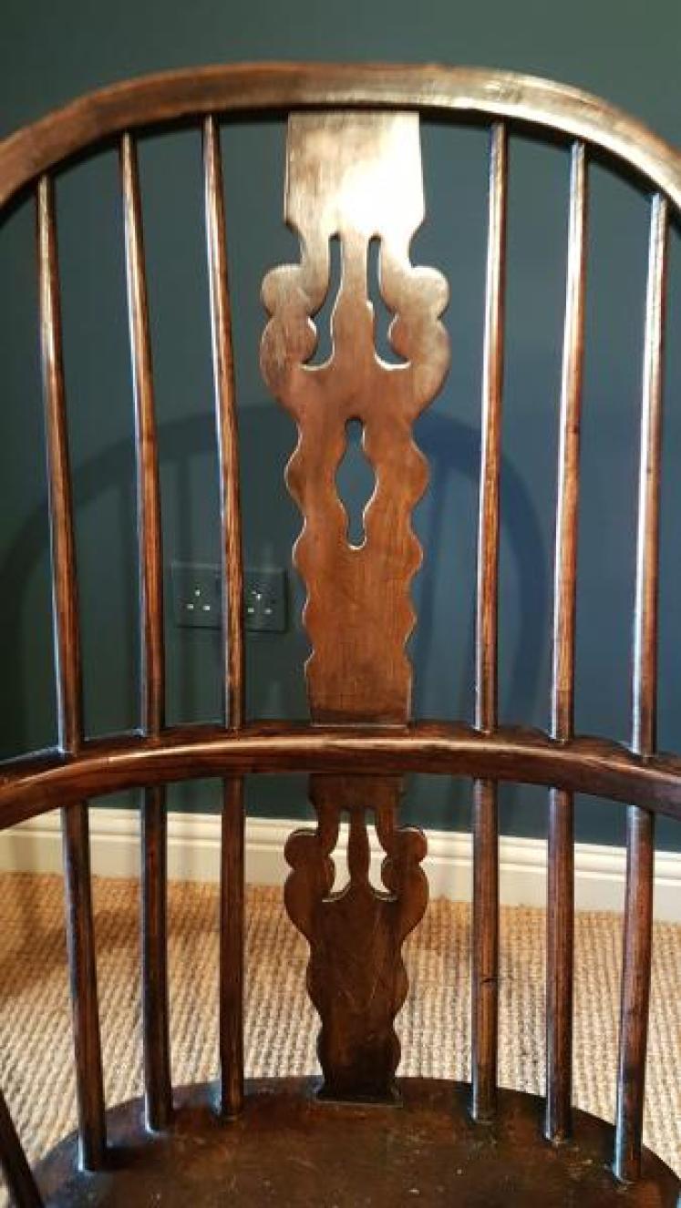 Early Victorian Ash & Elm High Back Windsor Armchair - Image 3