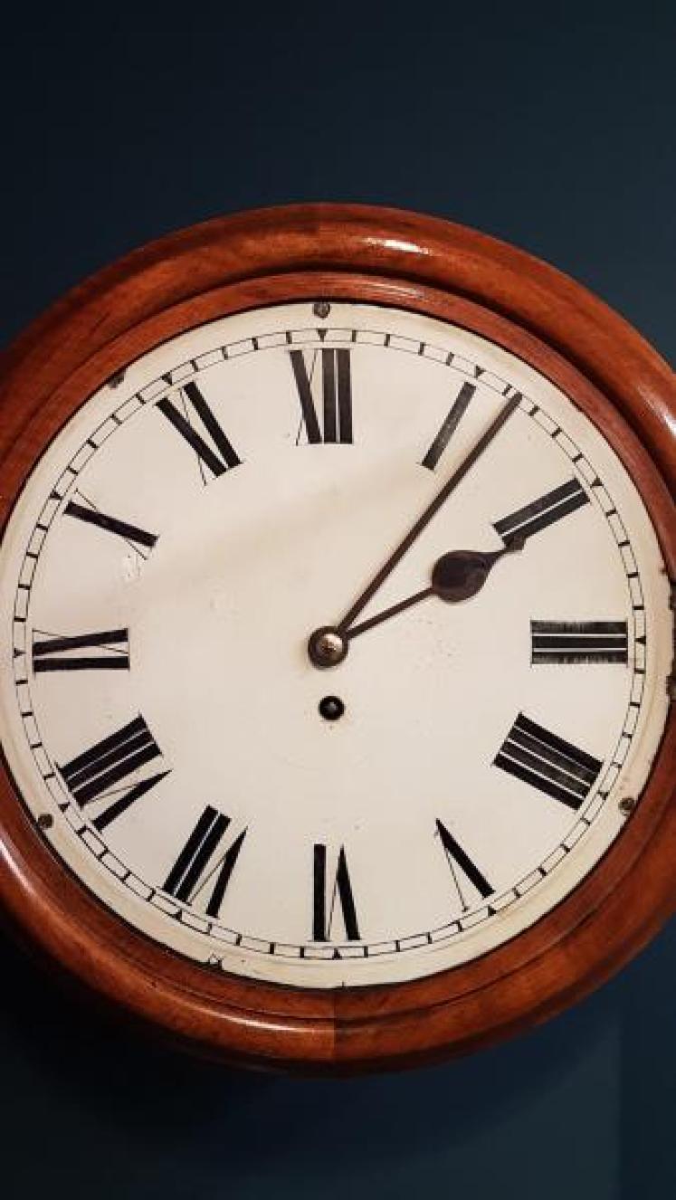 Victorian Walnut Cased Fusee Dial Clock - Image 4