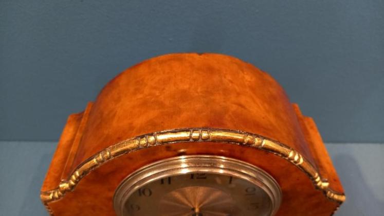 Edwardian Period Burr Walnut & Gilt Mantel Clock - Image 2
