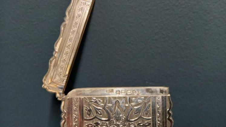 Victorian Engraved Silver Card Case - Image 5