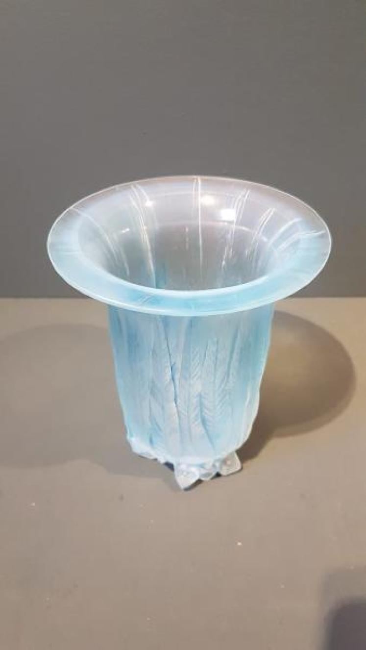 Rene Lalique Eucalyptus Flared Neck Vase - Image 2