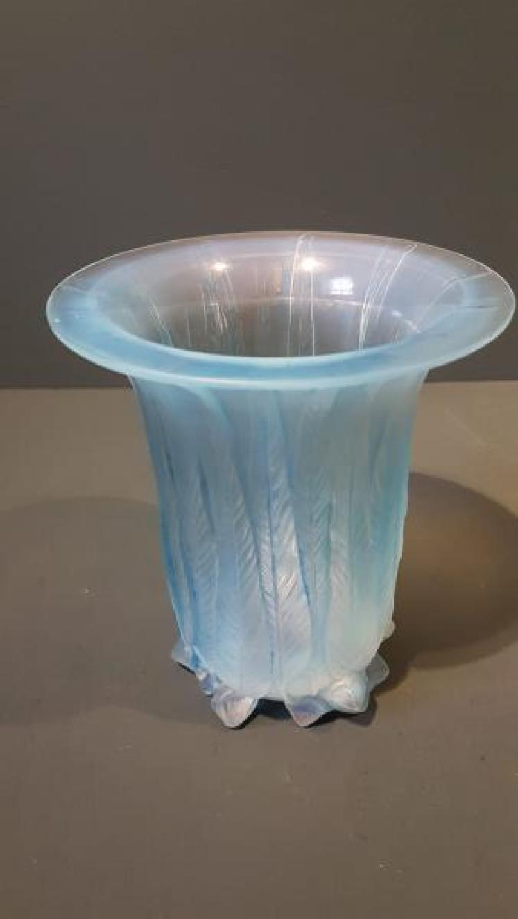 Rene Lalique Eucalyptus Flared Neck Vase - Image 6