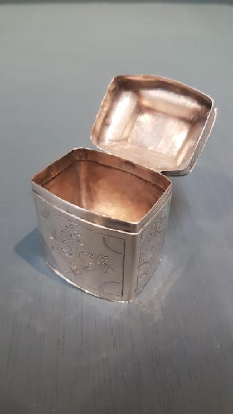Mid Victorian Dutch Silver Peppermint Box - Image 2