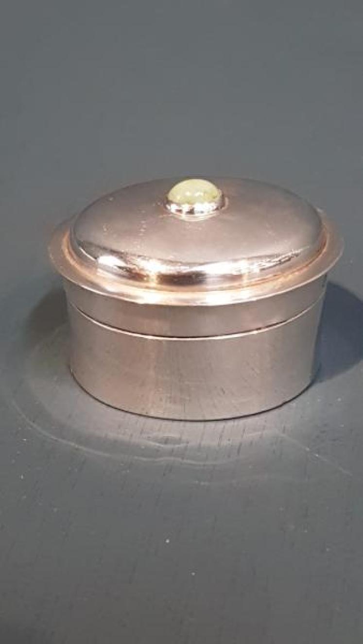 Aspreys Silver and Jade Pill Box - Image 1