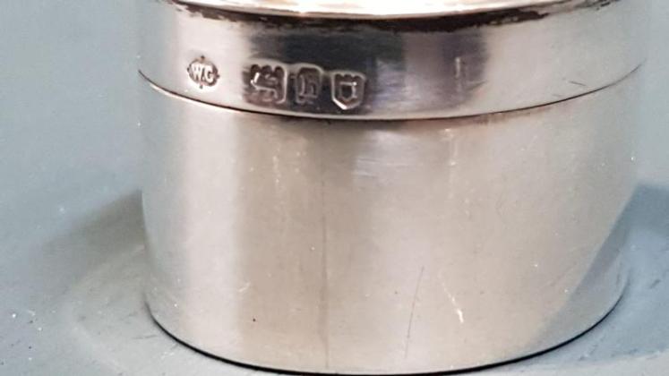 Aspreys Silver and Jade Pill Box - Image 4